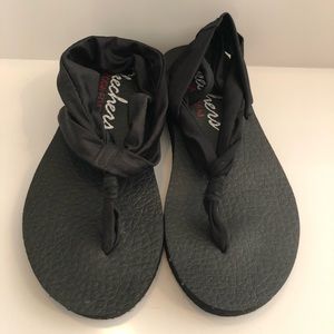 Sketchers yoga shoes size 6 black